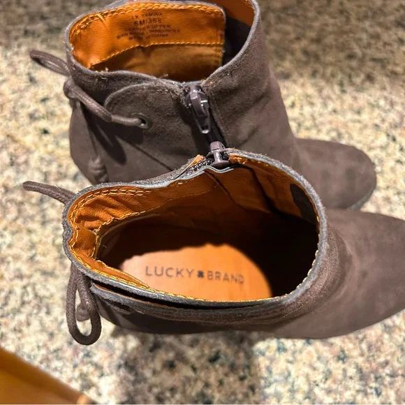 Lucky Brand Yamina Wedge Ankle Bootie. EUC. - Picture 5 of 6